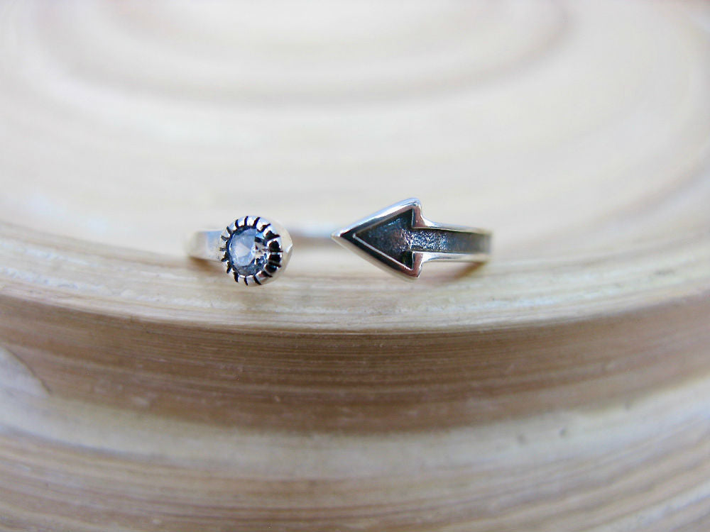 Open Arrow Oxidized Ring in 925 Sterling Silver