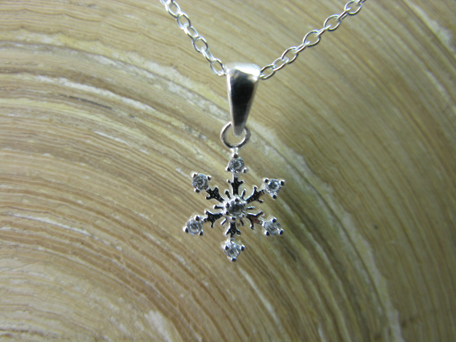 Snowflake Crystal Pendant in 925 Sterling Silver
