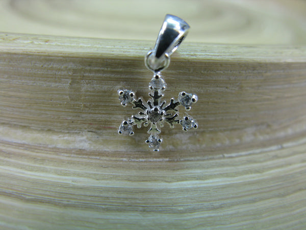 Snowflake Crystal Pendant in 925 Sterling Silver