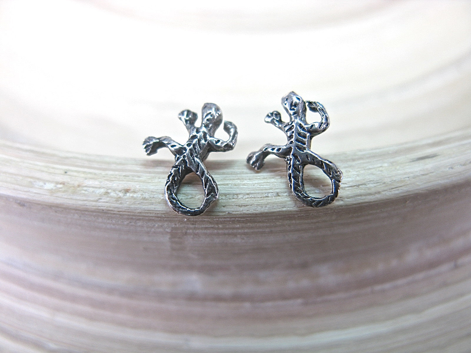 Gecko Stud Earrings 925 Sterling Silver Stud - Faith Owl