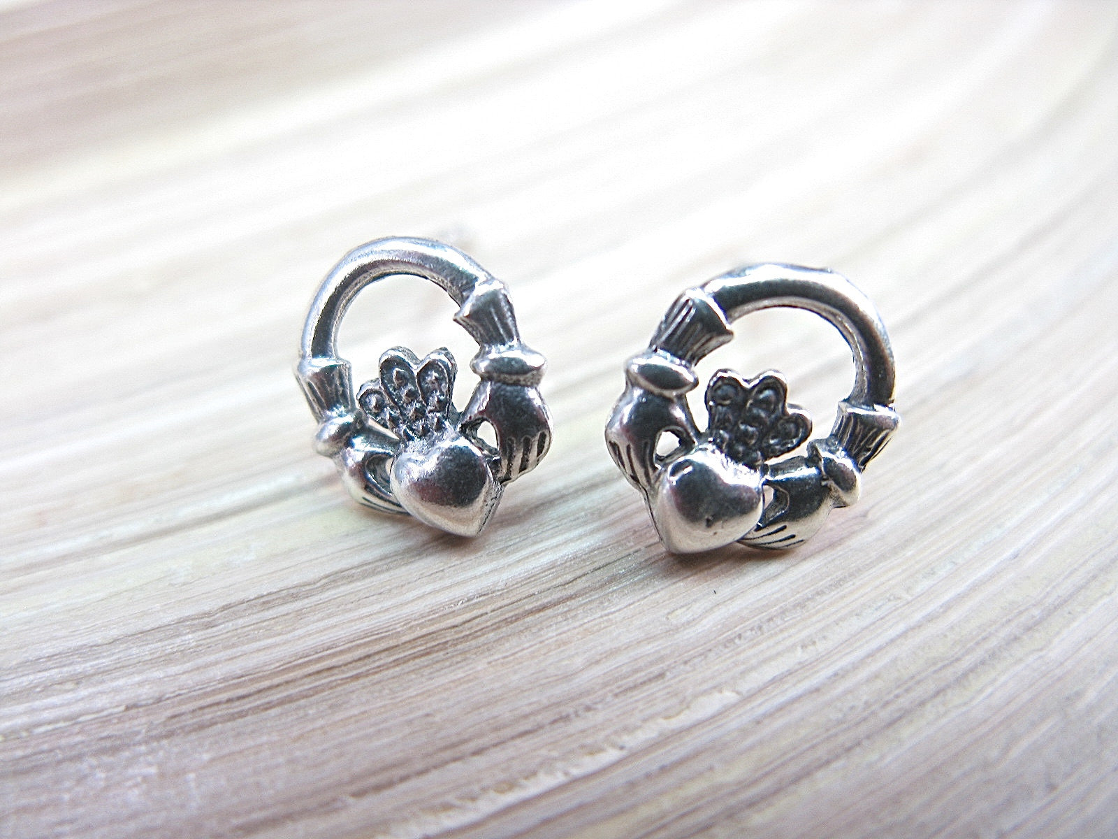 Claddagh Earrings in 925 Sterling Silver Stud - Faith Owl