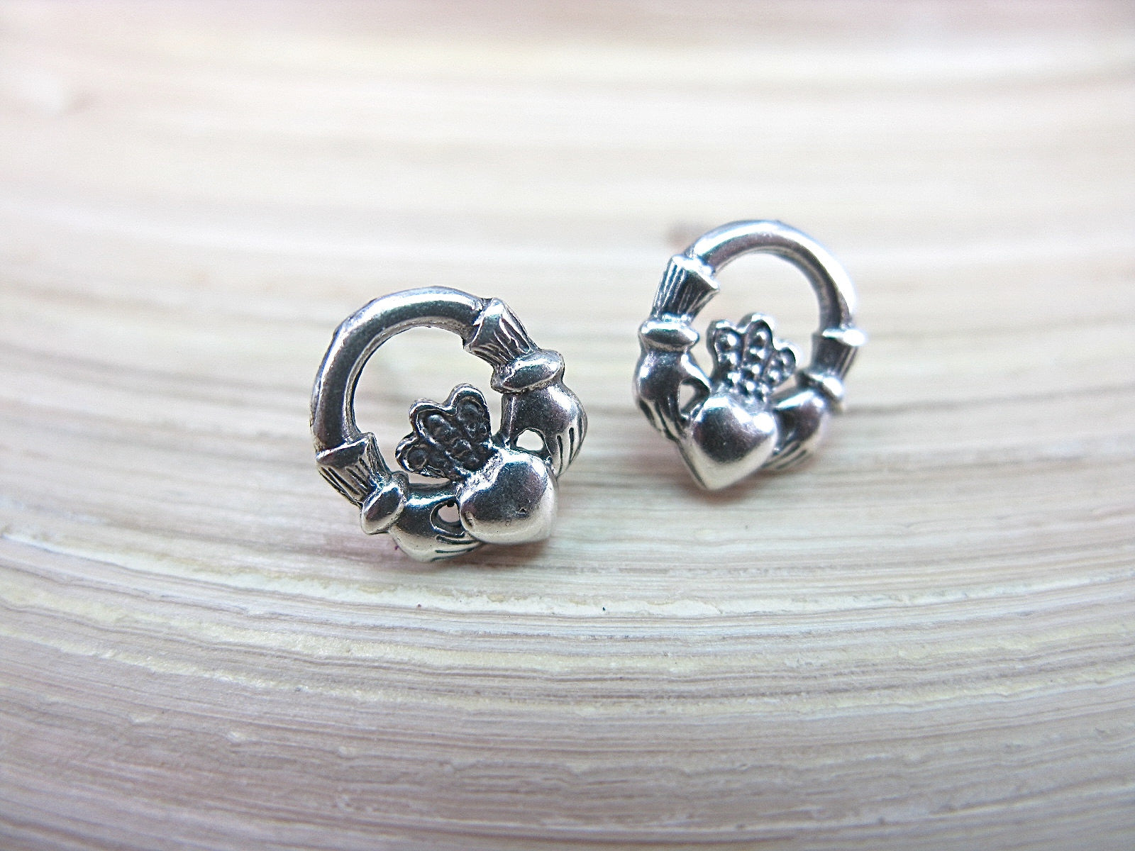 Claddagh Earrings in 925 Sterling Silver Stud - Faith Owl