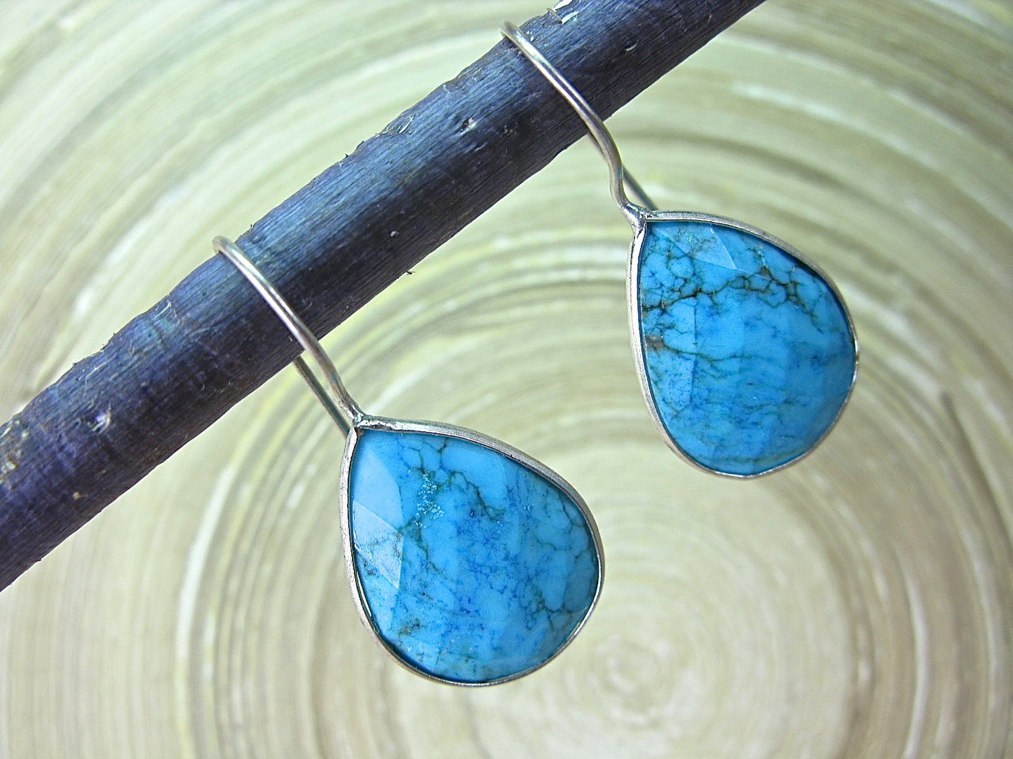 Turquoise Oval Shaped 925 Sterling Silver Ear Wire Earrings