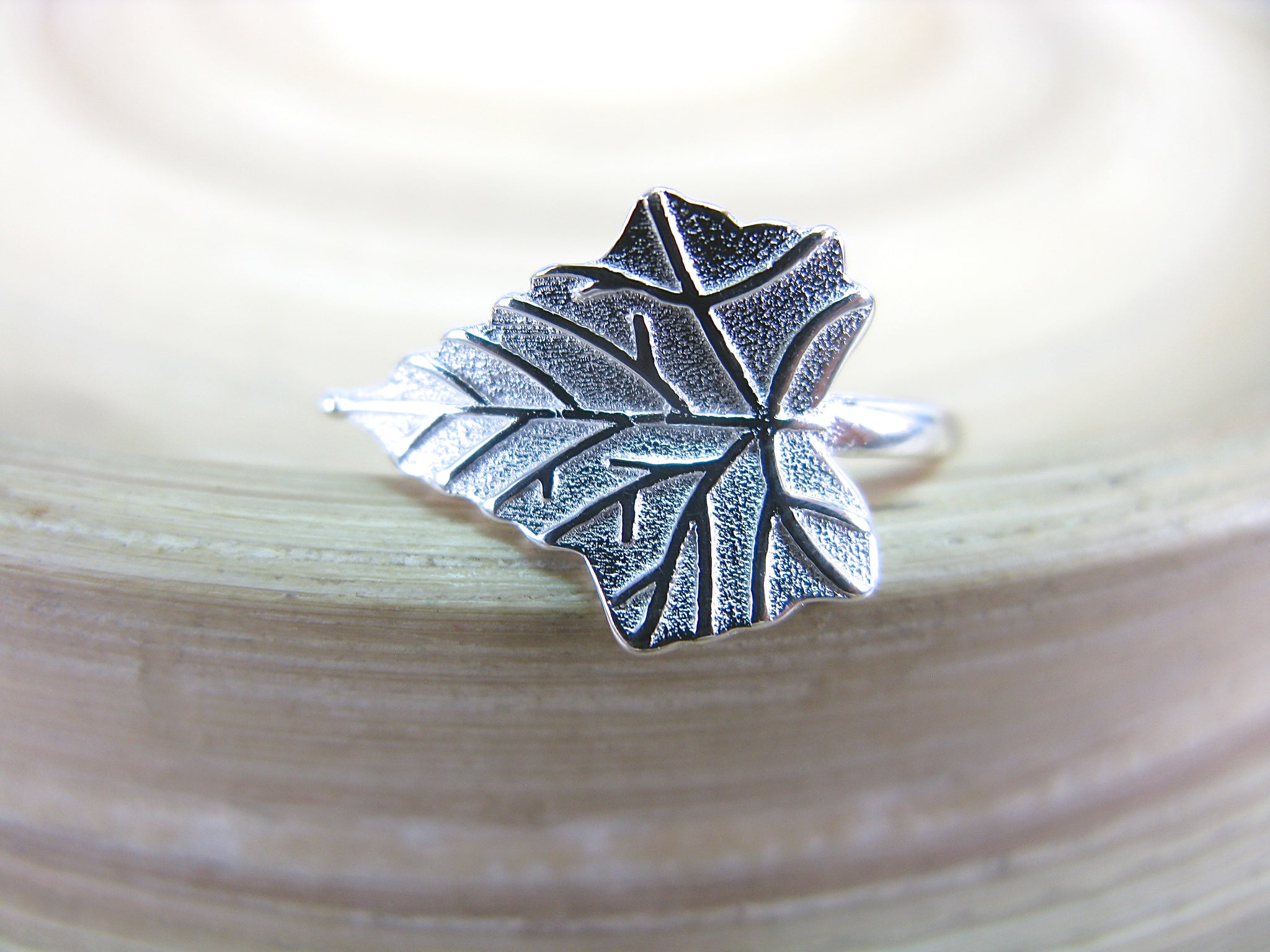 Leaf Ring in 925 Sterling Silver
