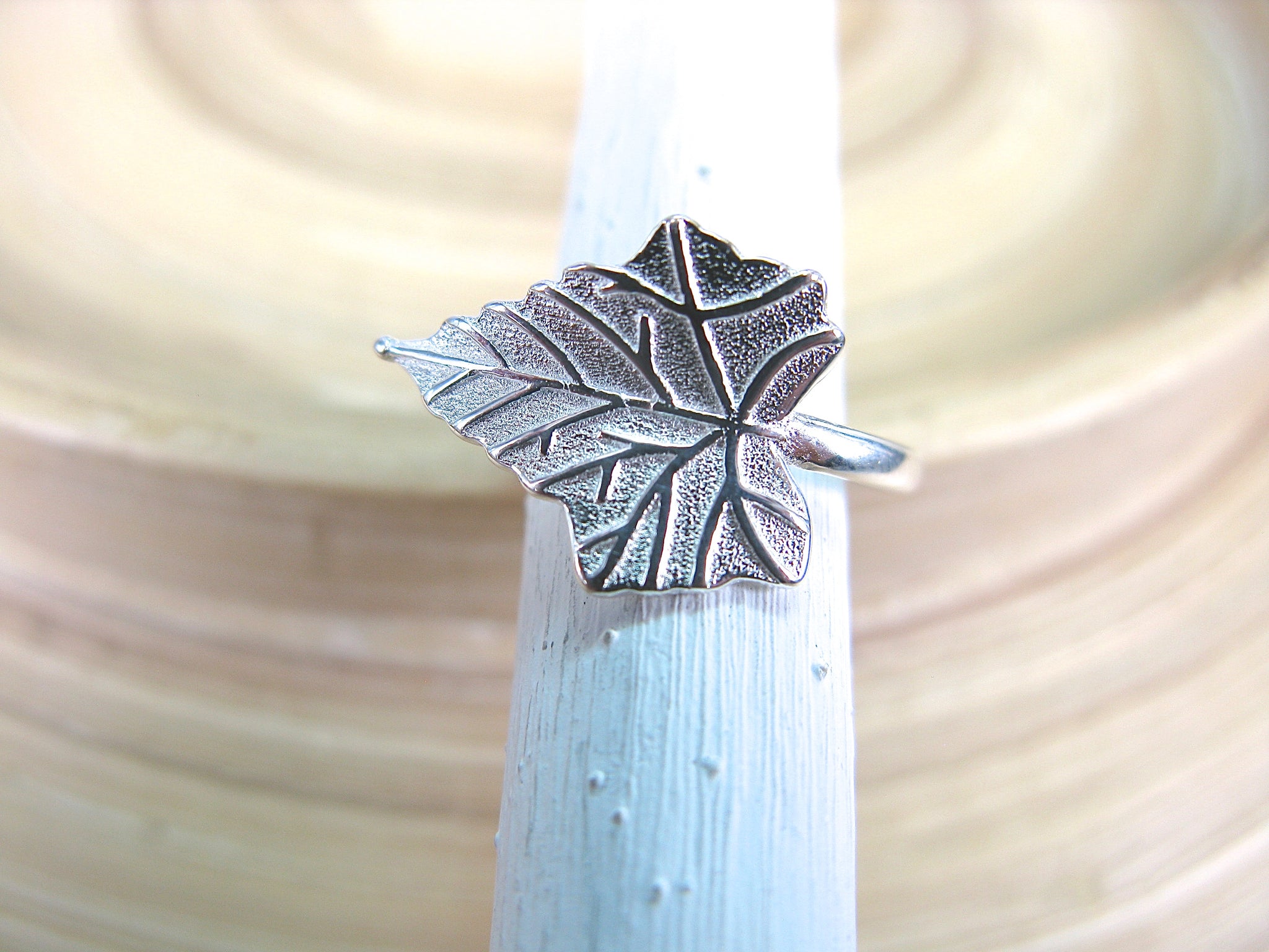 Leaf Ring in 925 Sterling Silver