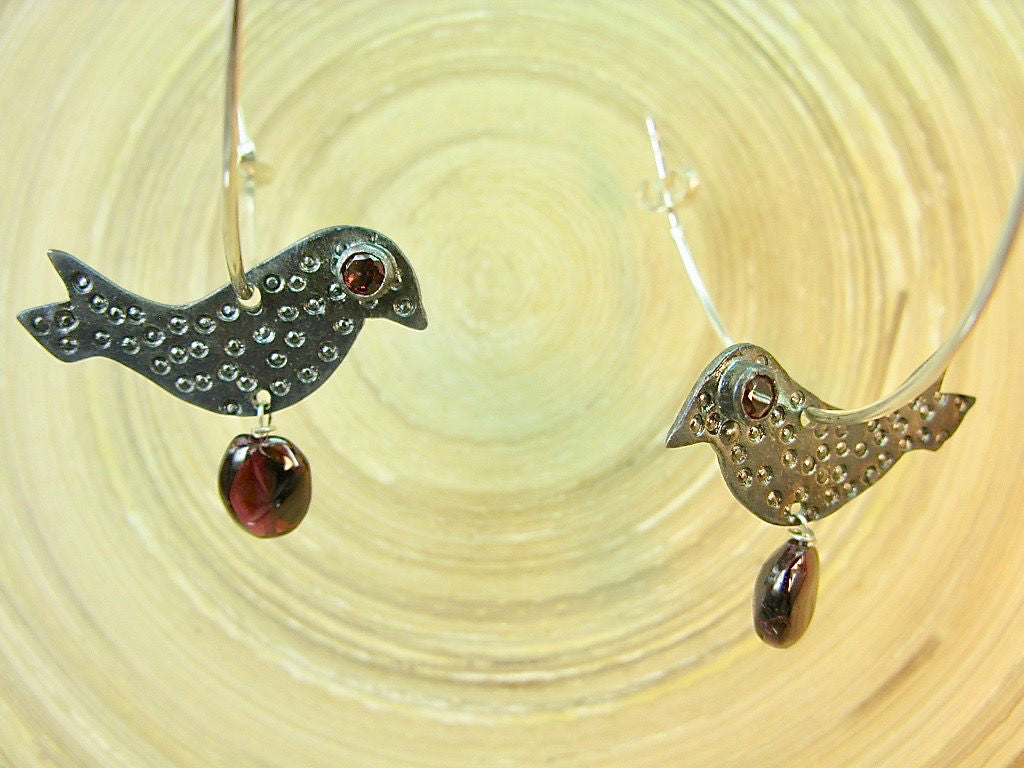 Bird Garnet Hammered Oxidized 925 Sterling Silver Hoop Earrings