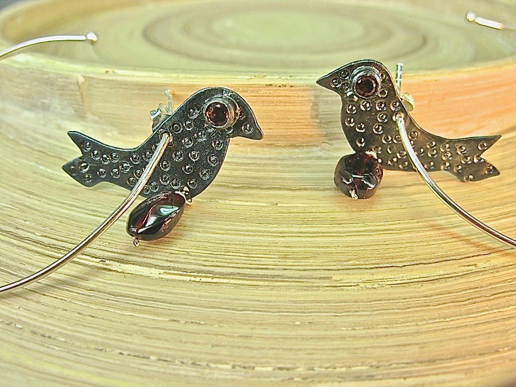 Bird Garnet Hammered Oxidized 925 Sterling Silver Hoop Earrings
