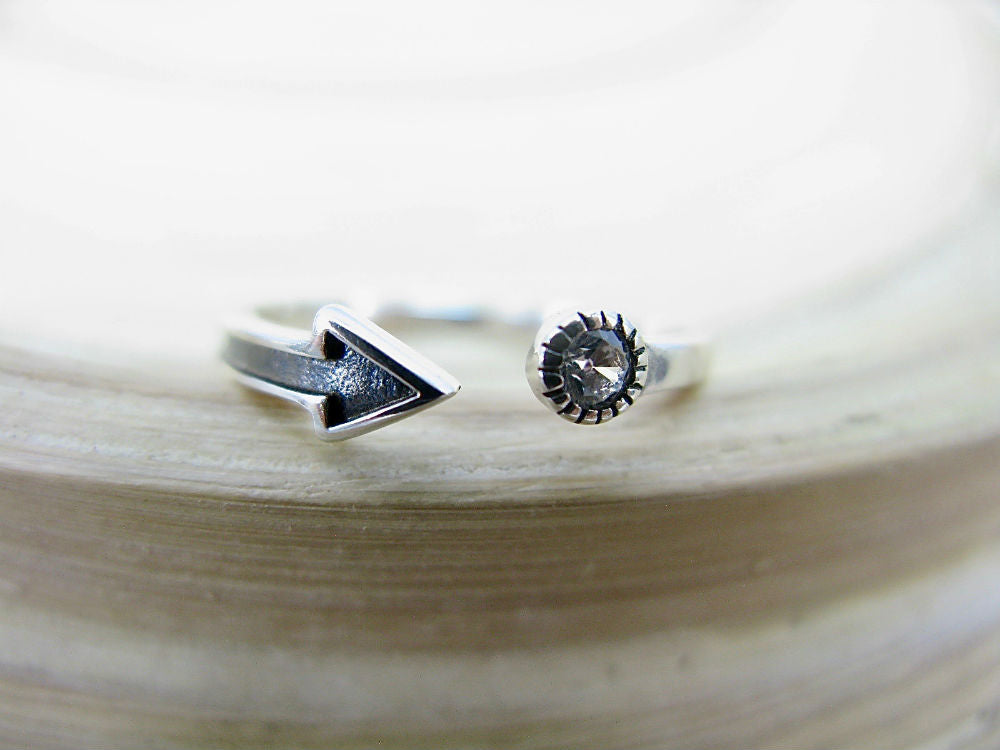 Open Arrow Oxidized Ring in 925 Sterling Silver